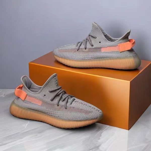 YEEZY BOOST 350 V2