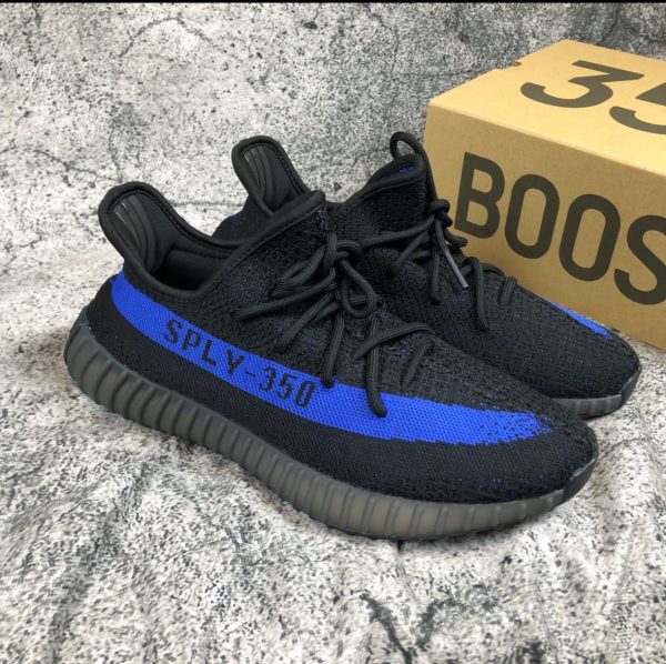 YEEZY BOOST 350 V2
