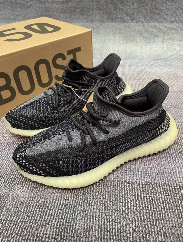 YEEZY BOOST 350 V2