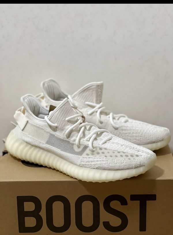 YEEZY BOOST 350 V2