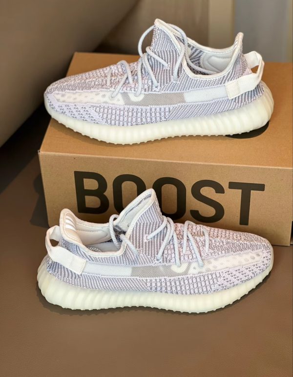 YEEZY BOOST 350 V2