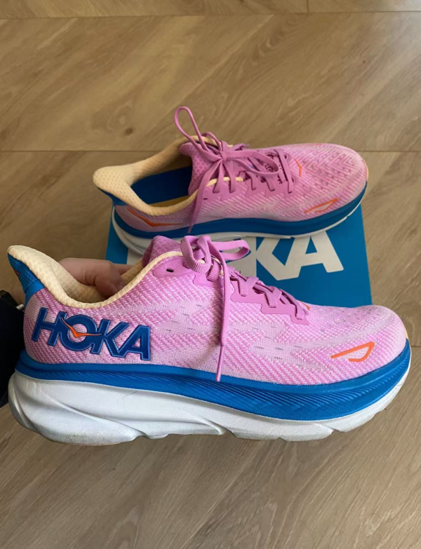 HOKA