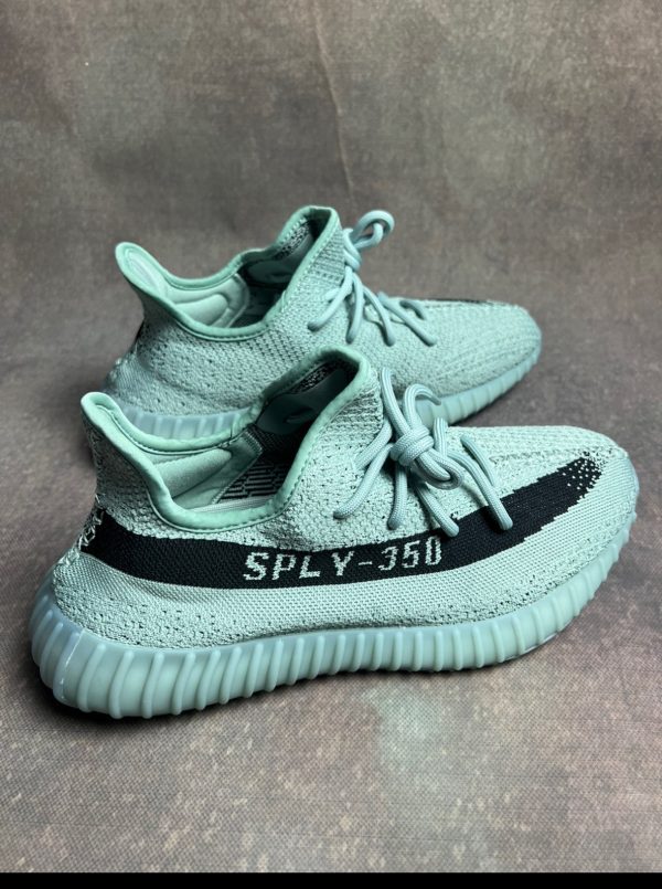YEEZY BOOST 350 V2
