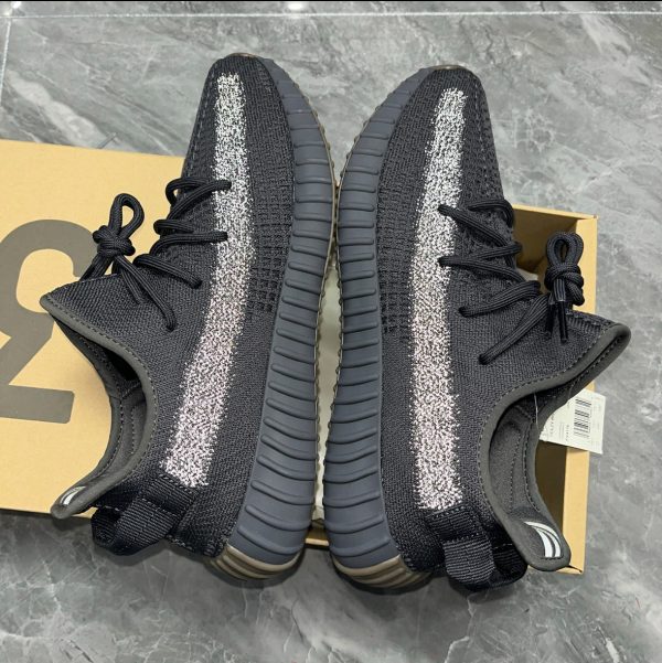 YEEZY BOOST 350 V2