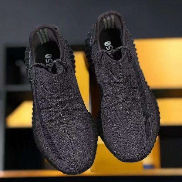 YEEZY BOOST 350 V2