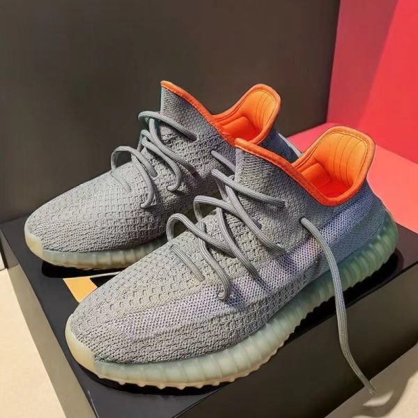 YEEZY BOOST 350 V2