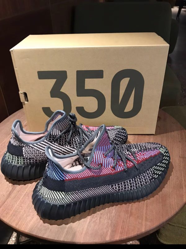 YEEZY BOOST 350 V2