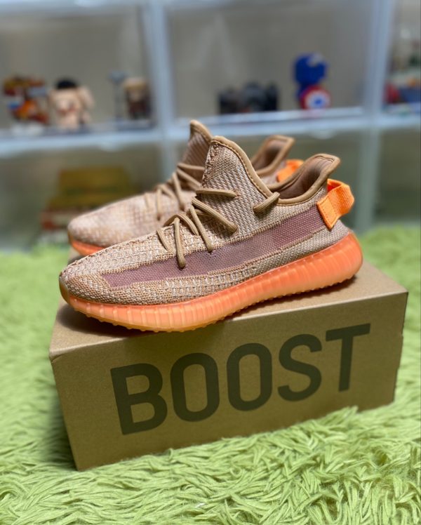 YEEZY BOOST 350 V2