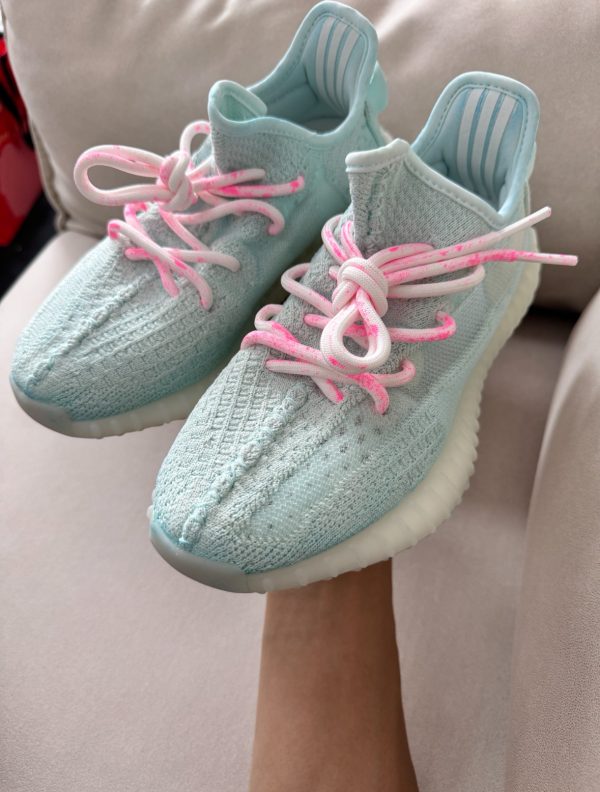 YEEZY BOOST 350 V2