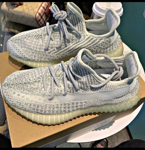 YEEZY BOOST 350 V2