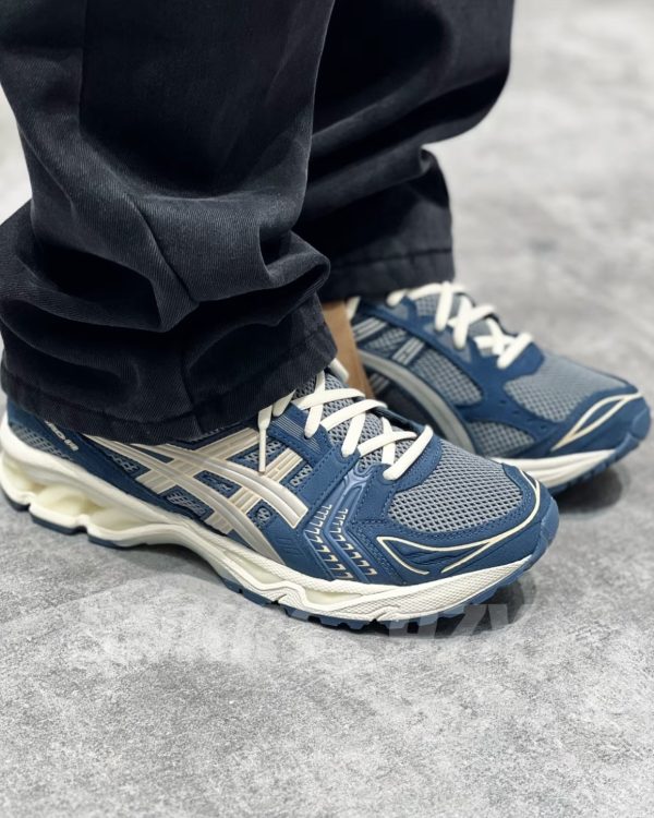 ASICS