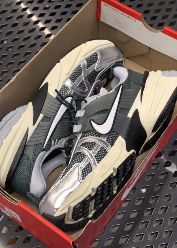 Nike V2K Run